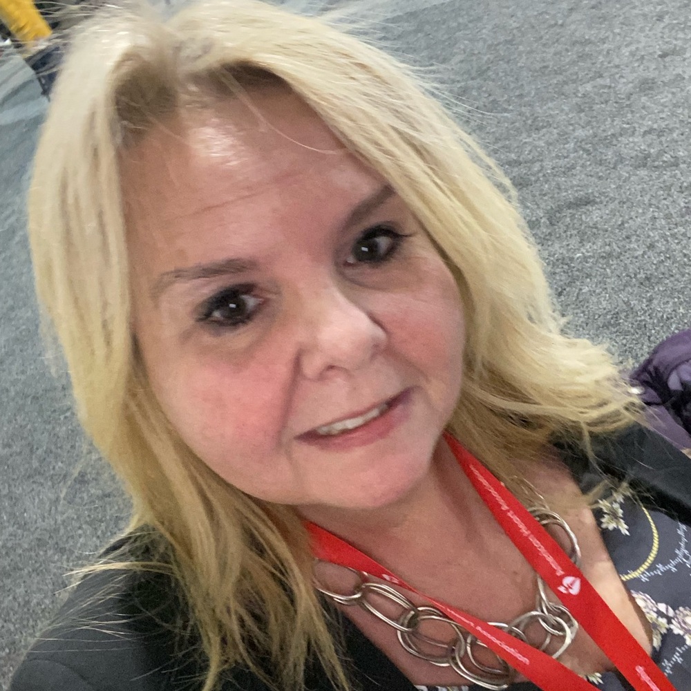 Meet your Posher, Loree